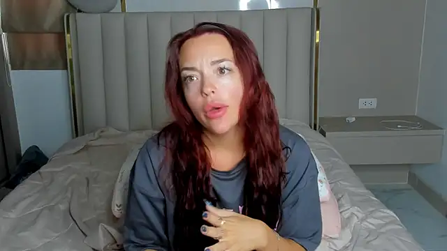 Snapshot of stellaa_quenn chatting on 05-18-26, 12:11 stellaa quenn online show from 05-18-26, 12:11
