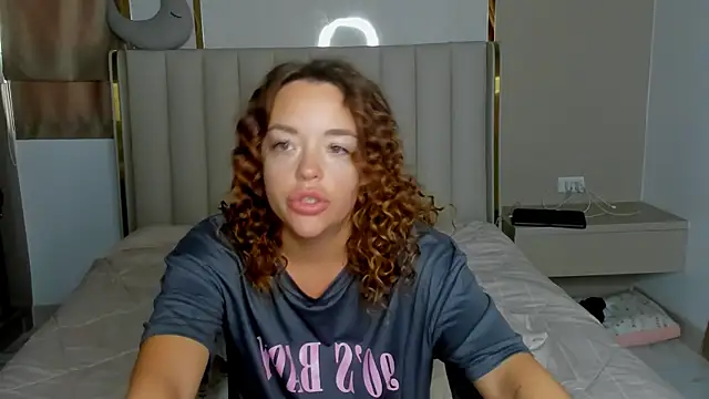 Snapshot of stellaa_quenn chatting on 04-14-26, 12:04 stellaa quenn online show from 04-14-26, 12:04