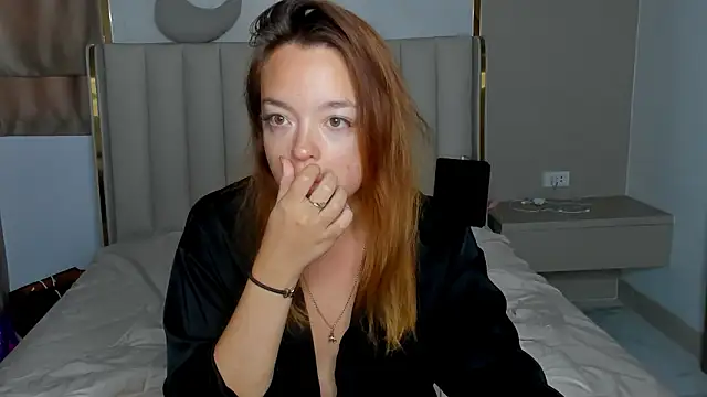 Snapshot of stellaa_quenn chatting on 03-16-26, 12:18 stellaa quenn online show from 03-16-26, 12:18