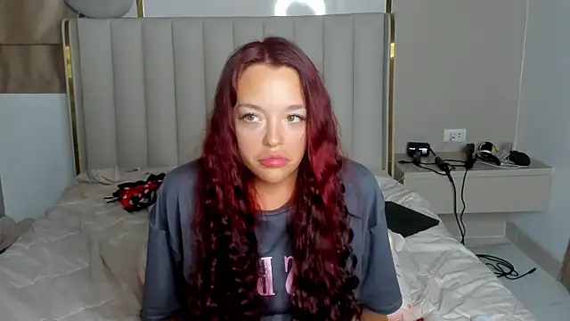 Snapshot of stellaa_quenn chatting on 05-25-26, 01:21 stellaa quenn online show from 05-25-26, 01:21