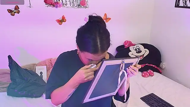 Kristin    online show from 02-28-26, 02:55