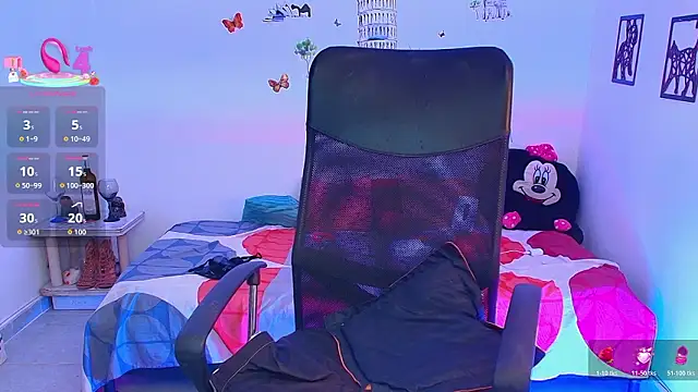 Kristin    online show from 02-25-26, 03:07