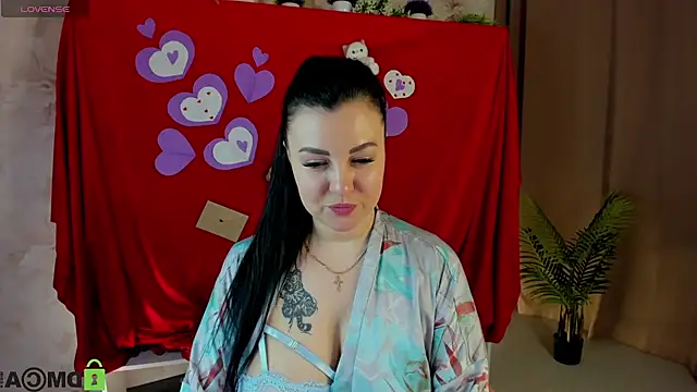 Snapshot of Monika_Martinezz chatting on 02-12-26, 04:01 Monika Martinezz online show from 02-12-26, 04:01