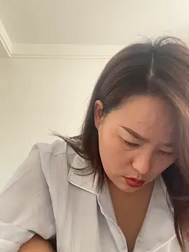 Snapshot of Youyou_12 chatting on 02-23-26, 03:52 Youyou 12 online show from 02-23-26, 03:52