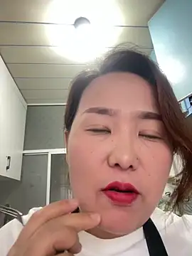 Youyou 12 online show from 04-12-26, 09:56