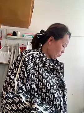 Youyou 12 online show from 04-14-26, 12:37