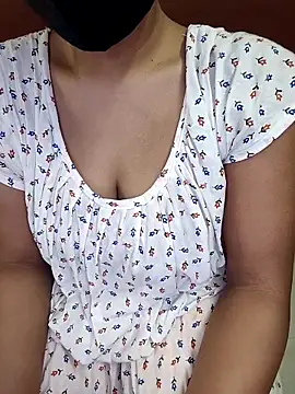 DreamGirlLive online show from 04-17-26, 09:45