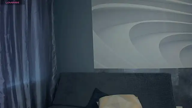 TarynPalek online show from 07-11-26, 07:52
