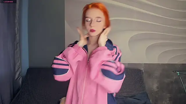 TarynPalek online show from 04-29-26, 07:34