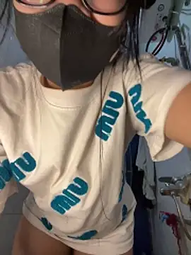 Leeeiuu online show from 02-01-26, 02:59