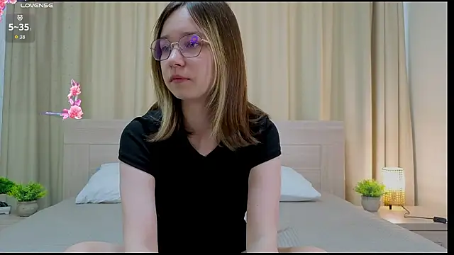 alorenna online show from 02-12-26, 06:24