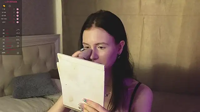 Glow hollow online show from 02-25-26, 04:12