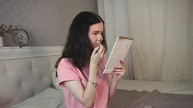 Glow hollow online show from 02-11-26, 03:28