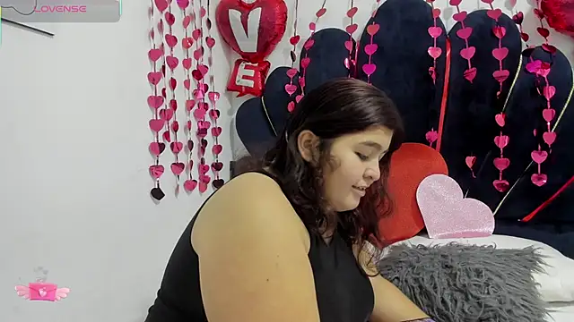 Snapshot of dahlialee chatting on 02-08-26, 01:31 dahlialee online show from 02-08-26, 01:31