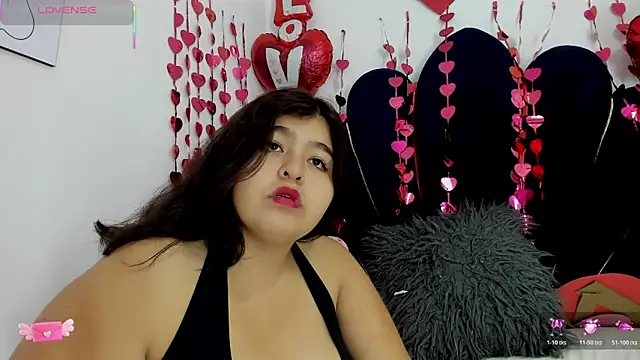 Snapshot of dahlialee chatting on 02-11-26, 11:32 dahlialee online show from 02-11-26, 11:32