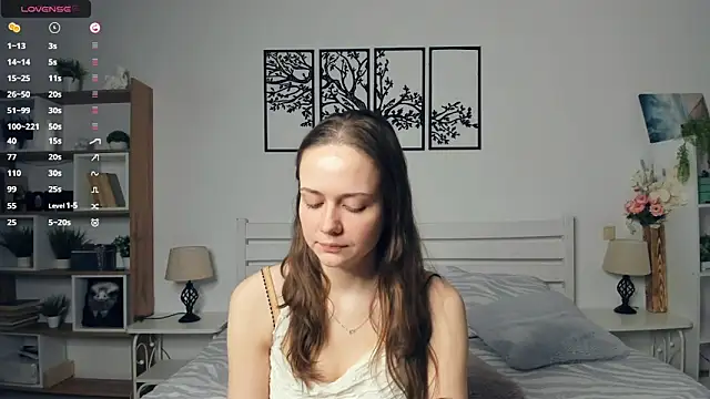 Snapshot of MalvinaTrafford chatting on 02-03-26, 08:25 MalvinaTrafford online show from 02-03-26, 08:25