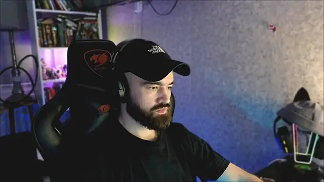 Snapshot of _Mostly_ chatting on 03-29-26, 07:59 Mostly online show from 03-29-26, 07:59