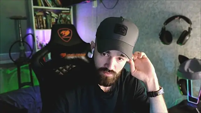 Snapshot of _Mostly_ chatting on 04-15-26, 07:58 Mostly online show from 04-15-26, 07:58