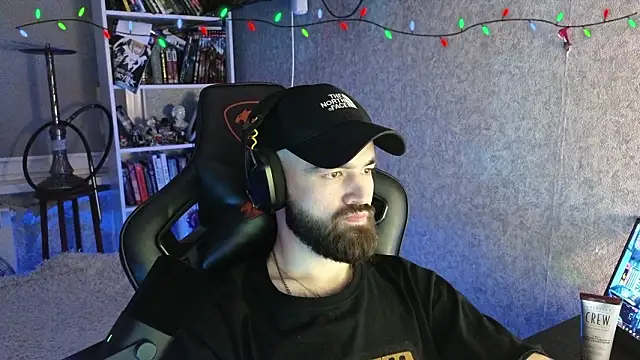 Snapshot of _Mostly_ chatting on 02-09-26, 08:51 Mostly online show from 02-09-26, 08:51