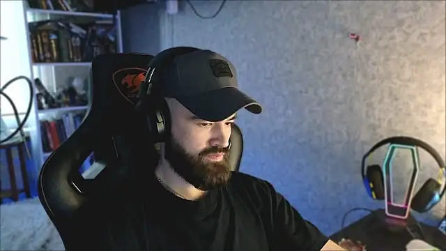 Snapshot of _Mostly_ chatting on 03-15-26, 03:30 Mostly online show from 03-15-26, 03:30