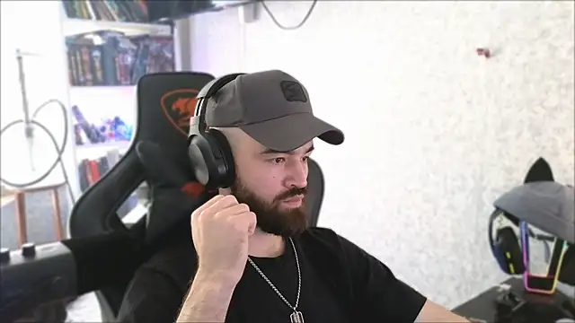 Snapshot of _Mostly_ chatting on 03-30-26, 11:01 Mostly online show from 03-30-26, 11:01