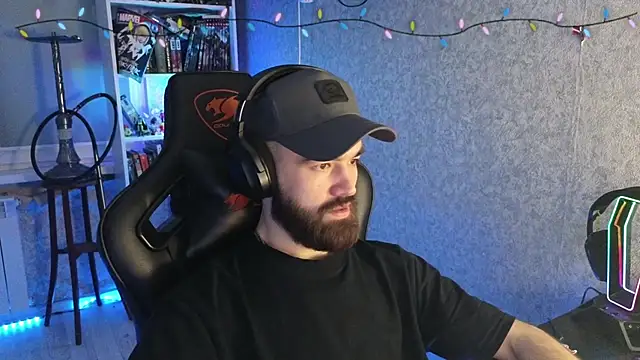 Snapshot of _Mostly_ chatting on 02-21-26, 04:47 Mostly online show from 02-21-26, 04:47