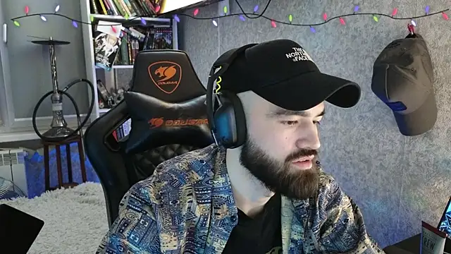 Snapshot of _Mostly_ chatting on 02-09-26, 04:21 Mostly online show from 02-09-26, 04:21