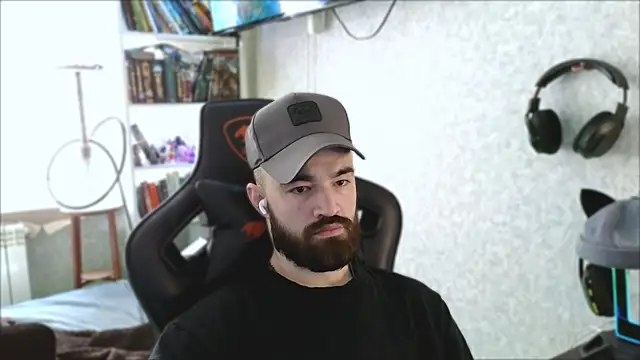 Snapshot of _Mostly_ chatting on 04-16-26, 09:54 Mostly online show from 04-16-26, 09:54