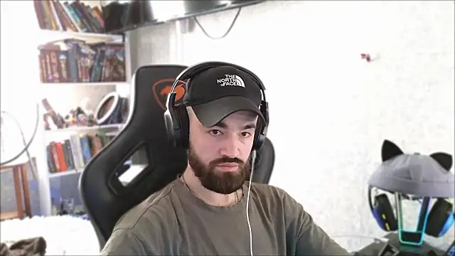 Snapshot of _Mostly_ chatting on 03-28-26, 05:52 Mostly online show from 03-28-26, 05:52