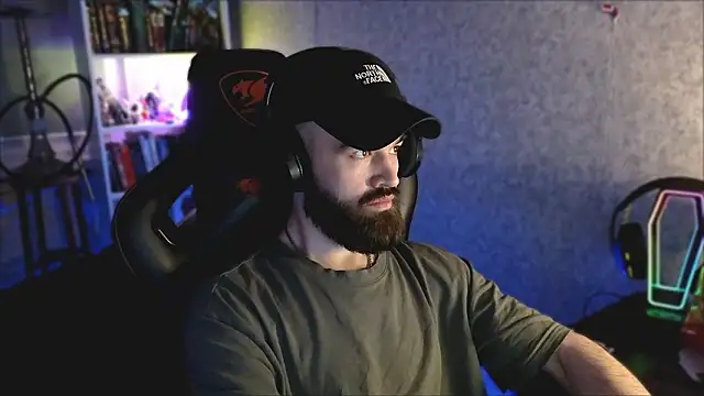 Snapshot of _Mostly_ chatting on 03-19-26, 11:27 Mostly online show from 03-19-26, 11:27