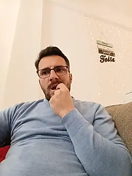 Snapshot of NatanCasad0 chatting on 02-14-26, 10:32 NatanCasad0 online show from 02-14-26, 10:32