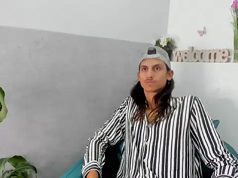 Noha-Smith online show from 02-01-26, 04:33