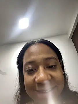 amara queen  online show from 05-01-26, 03:11