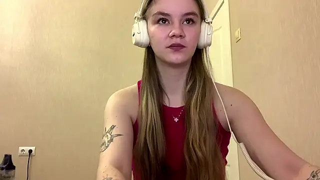 Snapshot of AgnesShy_ chatting on 02-26-26, 07:41 AgnesShy online show from 02-26-26, 07:41