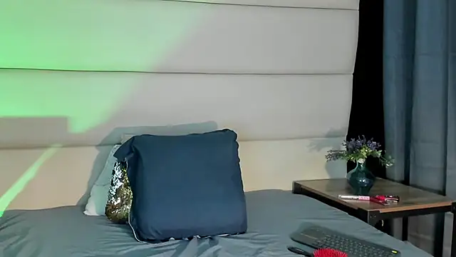 IsabellaRossi  online show from 02-13-26, 06:08