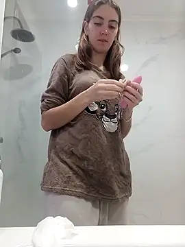 Snapshot of laparejaideal08 chatting on 02-05-26, 12:34 laparejaideal08 online show from 02-05-26, 12:34