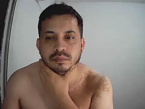 Snapshot of JonatanBail chatting on 02-15-26, 12:48 JonatanBail online show from 02-15-26, 12:48