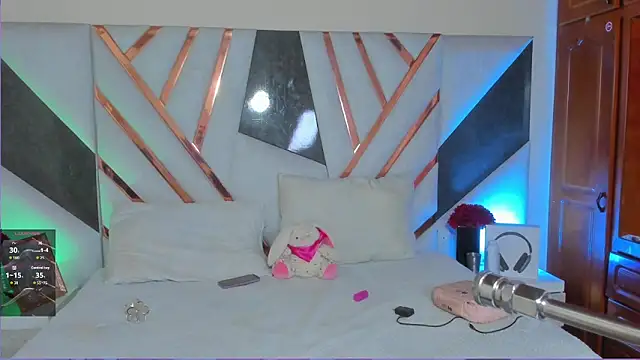 Snapshot of isa_kolins chatting on 02-25-26, 10:04 isa kolins online show from 02-25-26, 10:04