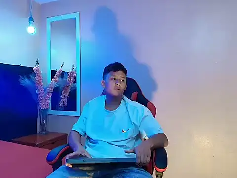 AlexDuMontt online show from 02-20-26, 03:14