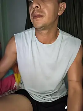 Snapshot of logan-31 chatting on 02-01-26, 04:44 logan-31 online show from 02-01-26, 04:44