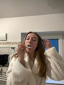 Snapshot of romyxxs chatting on 02-03-26, 07:02 romyxxs online show from 02-03-26, 07:02