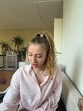 romyxxs online show from 04-23-26, 04:41