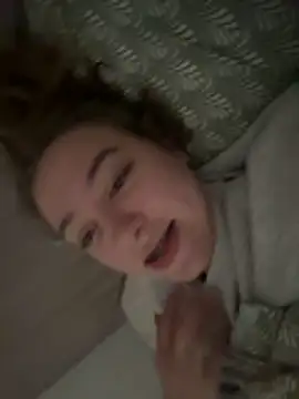 Snapshot of romyxxs chatting on 02-10-26, 08:57 romyxxs online show from 02-10-26, 08:57