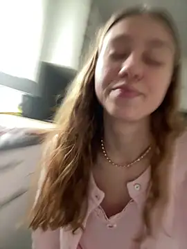 Snapshot of romyxxs chatting on 02-08-26, 10:13 romyxxs online show from 02-08-26, 10:13