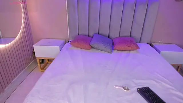 Snapshot of _Kailythompson chatting on 02-11-26, 07:36 Kailythompson online show from 02-11-26, 07:36