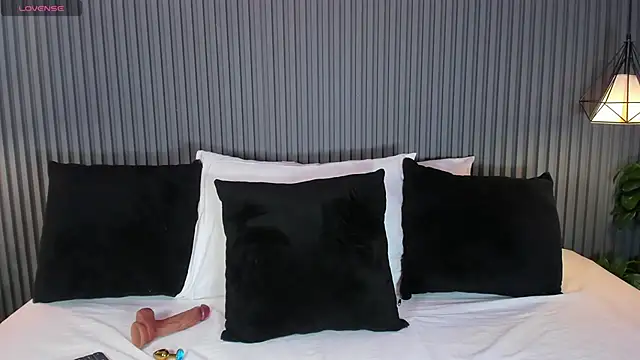 Snapshot of Yalezka_ chatting on 02-27-26, 04:45 Yalezka online show from 02-27-26, 04:45