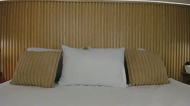 Yalezka  online show from 07-18-26, 04:10