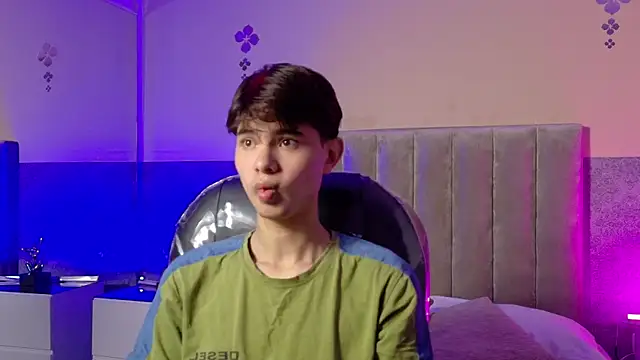 Derek Sinn online show from 04-05-26, 01:07