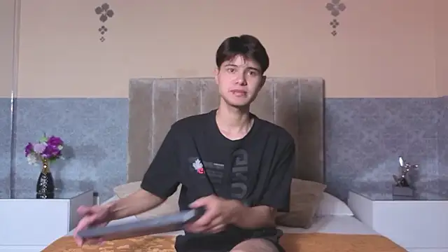 Derek Sinn online show from 02-13-26, 07:47