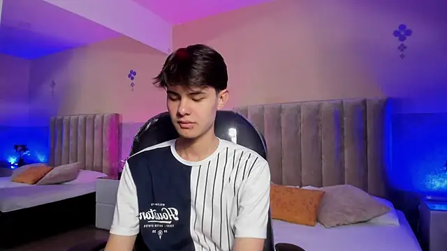 Derek Sinn online show from 04-08-26, 08:10